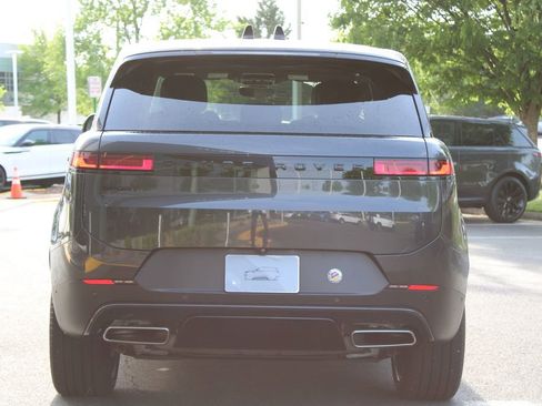Used 2024 Land Rover Range Rover Sport SE AWD/4WD image 6