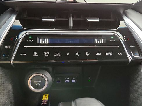 Certified 2023 Toyota Venza Nightshade image 30