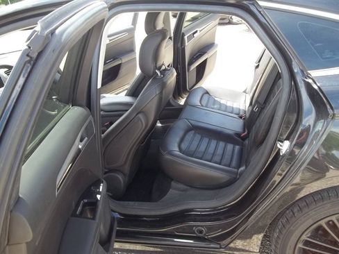 Used 2014 Ford Fusion SE w/ Equipment Group 202A FWD image 9