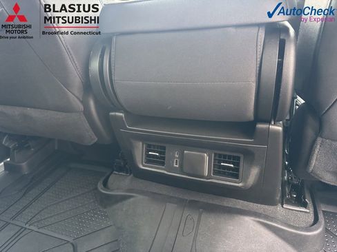 Used 2024 Chevrolet Silverado 1500 LT AWD/4WD image 25