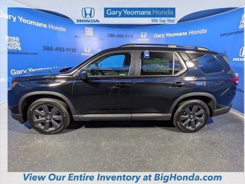 New 2026 Honda Pilot Sport image 9