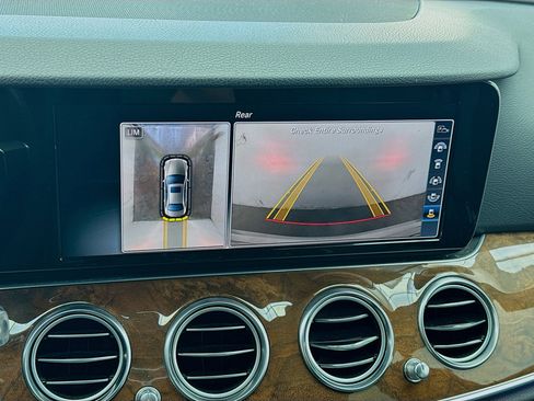 Used 2017 Mercedes-Benz E 300 image 10
