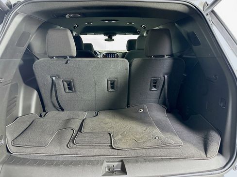 Used 2023 Chevrolet Traverse LT image 28