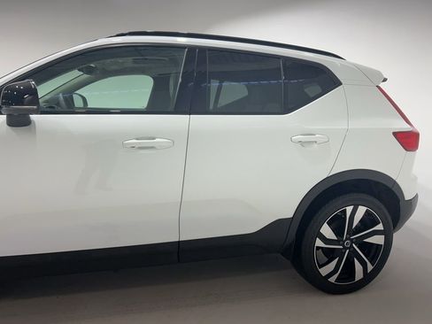 Used 2024 Volvo XC40 B5 Plus w/ Protection Package Premier image 4