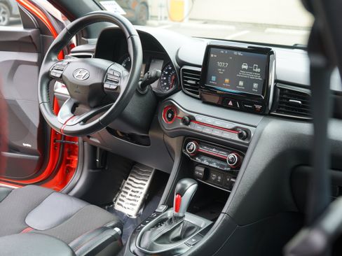 Used 2020 Hyundai Veloster Turbo FWD image 17