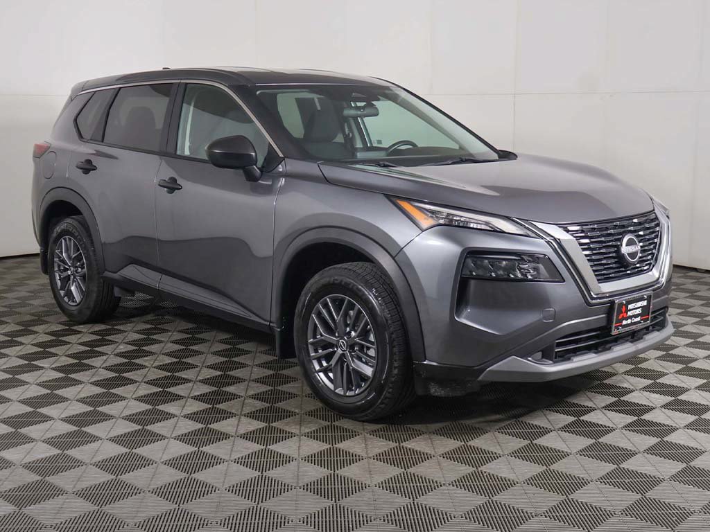 Used 2023 Nissan Rogue S AWD/4WD image 2