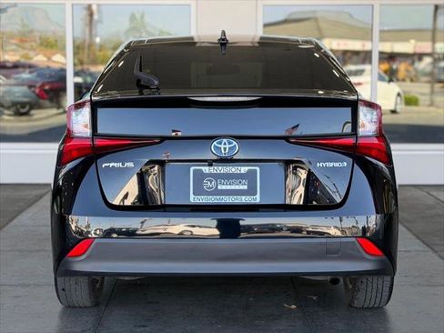 Certified 2022 Toyota Prius LE FWD image 12