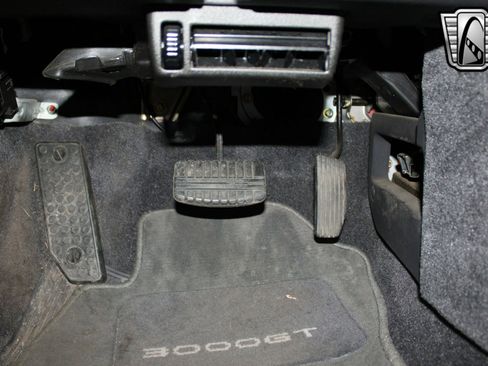 Used 1994 Mitsubishi 3000GT image 11