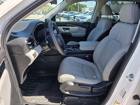 Used 2023 Honda Pilot LX image 8