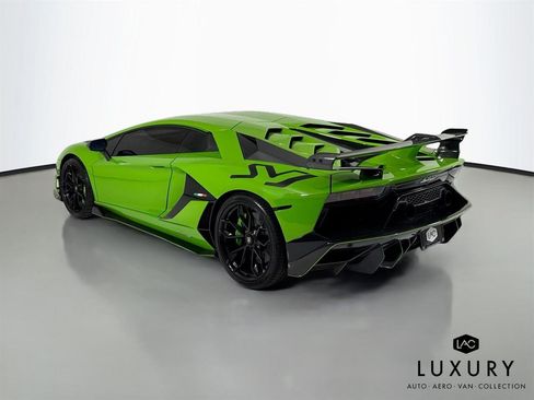 Used 2019 Lamborghini Aventador SVJ AWD/4WD image 8