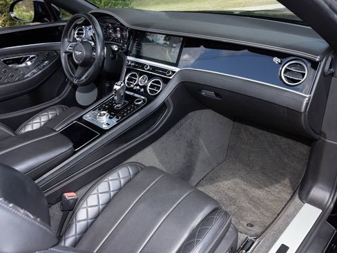 Used 2021 Bentley Continental GT image 45