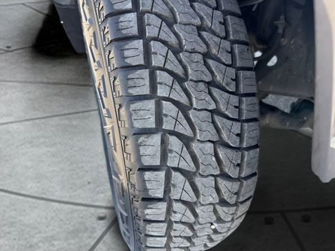 Used 2020 Toyota Tacoma SR5 RWD image 29