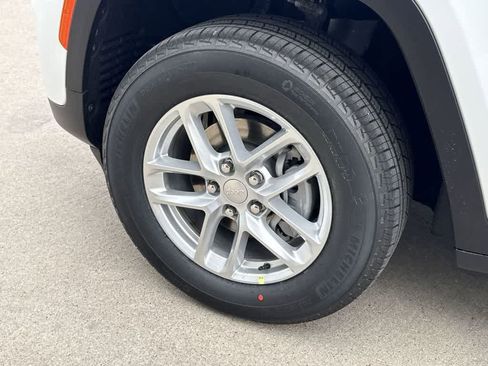New 2026 Jeep Grand Cherokee Altitude AWD/4WD image 9