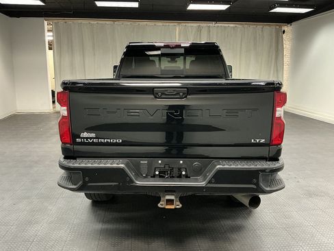 Used 2022 Chevrolet Silverado 2500 LTZ w/ Z71 Chrome Sport Edition AWD/4WD image 4