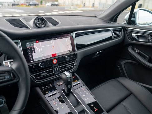 New 2026 Porsche Macan Turbo image 16