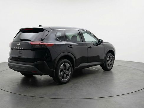 Used 2025 Nissan Rogue SV image 9