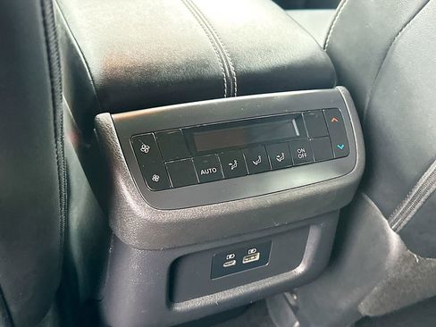 Used 2023 Nissan Pathfinder SL image 24