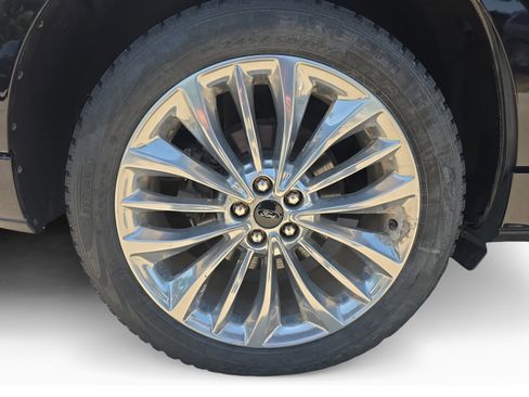 Used 2020 Ford Edge Titanium w/ Equipment Group 301A AWD/4WD image 16