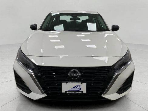 Certified 2025 Nissan Altima 2.5 SV FWD image 9