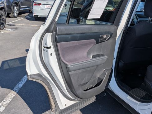 Certified 2023 Toyota Highlander LE image 20