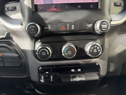 Used 2022 RAM 2500 Big Horn image 22