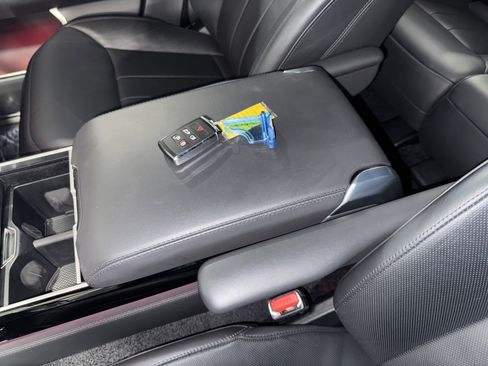 Used 2024 Land Rover Range Rover SE AWD/4WD image 28