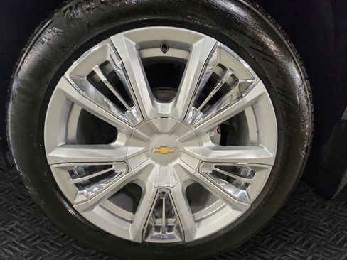 Certified 2025 Chevrolet Silverado 1500 High Country AWD/4WD image 12