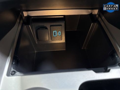 Used 2021 Ford Explorer XLT w/ Equipment Group 202A image 21