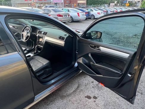 Used 2013 Volkswagen Passat 2.5 SE FWD image 17
