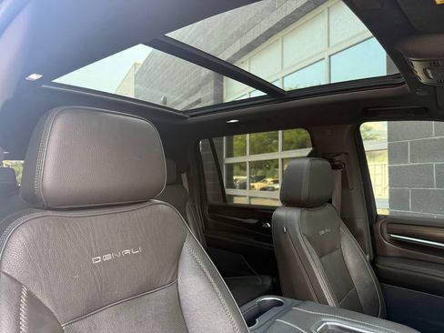 Used 2021 GMC Yukon XL Denali w/ Denali Premium Package AWD/4WD image 54