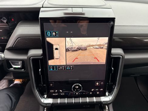 New 2026 GMC Yukon Elevation image 18