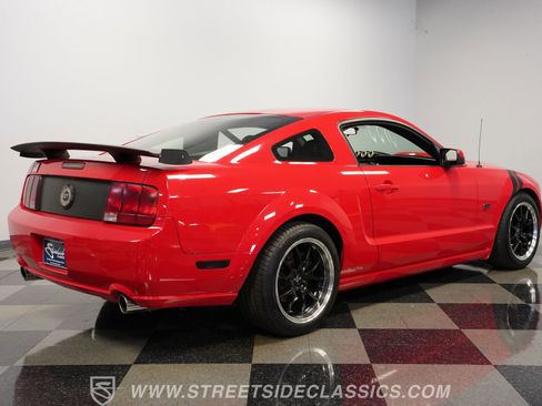 Used 2006 Ford Mustang GT RWD image 13