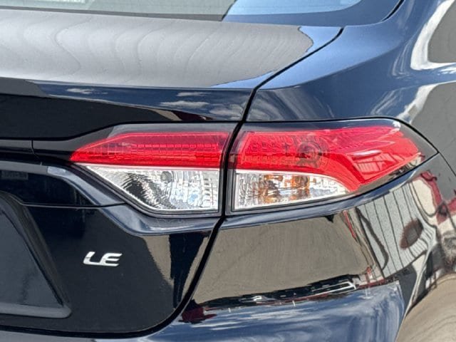 Used 2025 Toyota Corolla LE FWD image 7