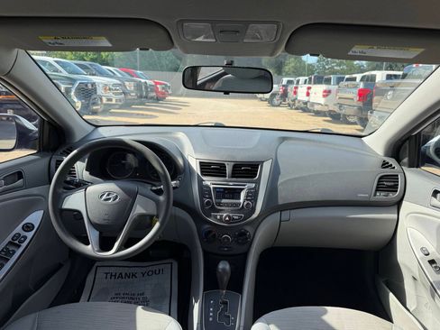Used 2017 Hyundai Accent SE FWD image 17