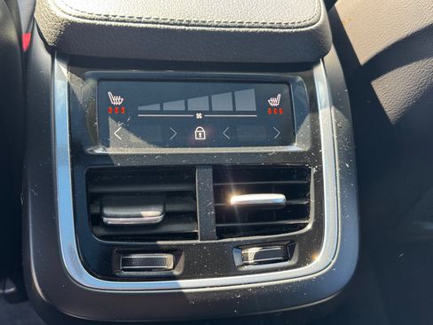 Used 2020 Volvo XC90 T6 Momentum image 8