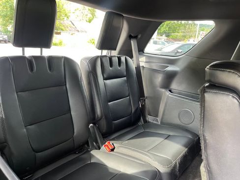 Used 2017 Ford Explorer XLT w/ Equipment Group 202A image 22
