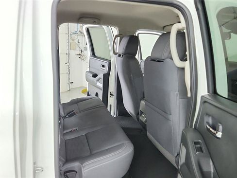 Used 2024 Nissan Frontier SV w/ Hardbody Edition AWD/4WD image 17