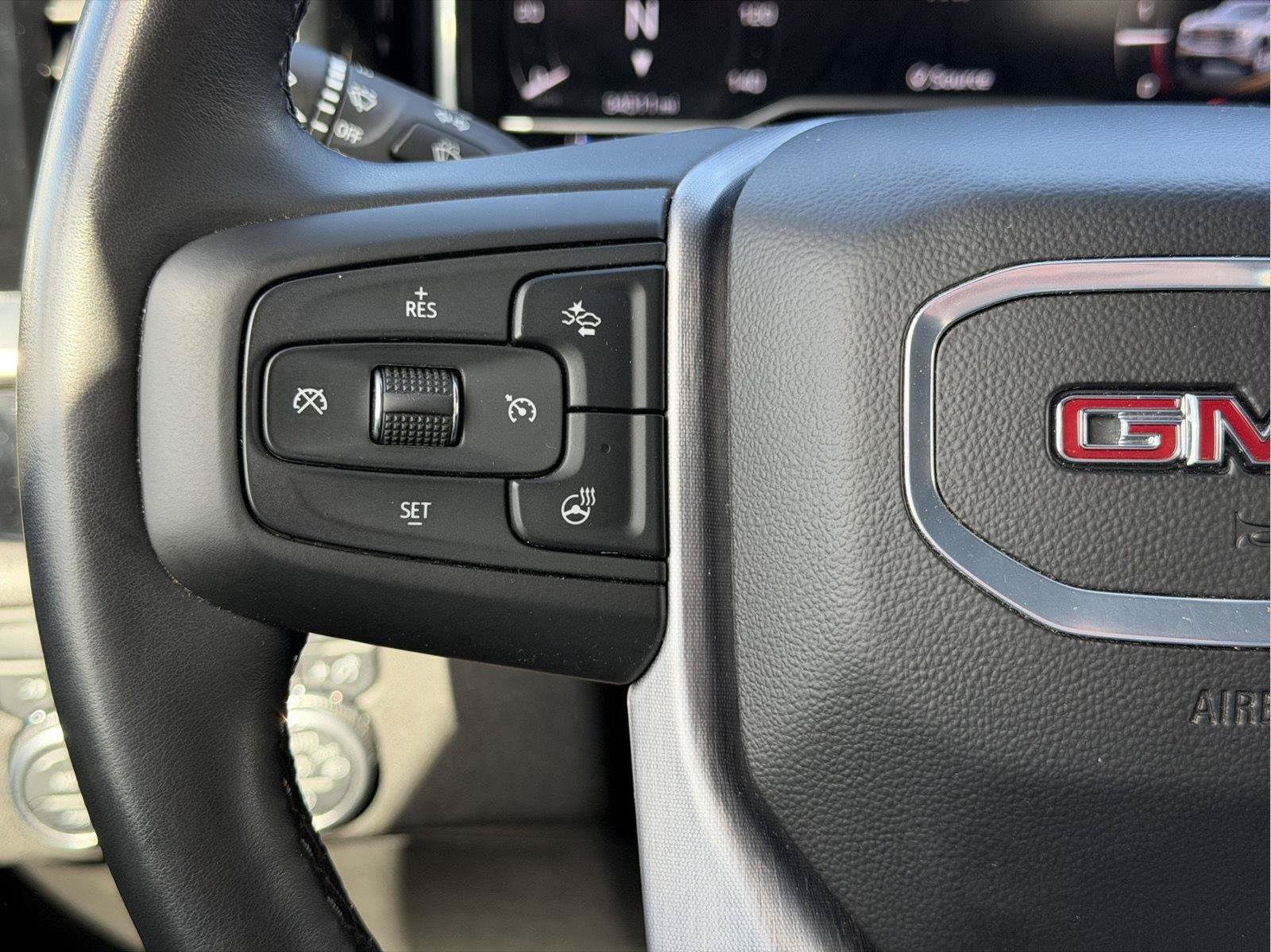 Used 2025 GMC Sierra 1500 SLT AWD/4WD image 13