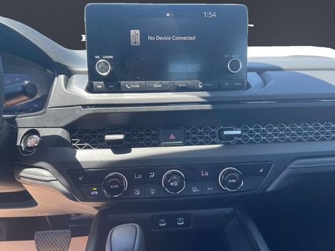 Used 2025 Honda Accord SE image 11