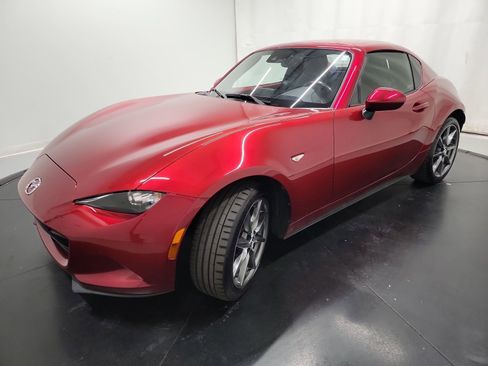 Used 2019 MAZDA MX-5 Miata RF Grand Touring image 3
