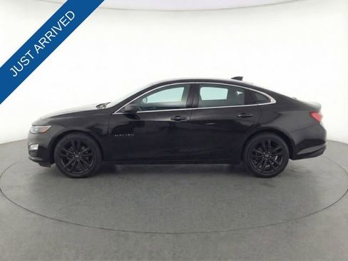 Used 2021 Chevrolet Malibu LT w/ Leather Package image 4