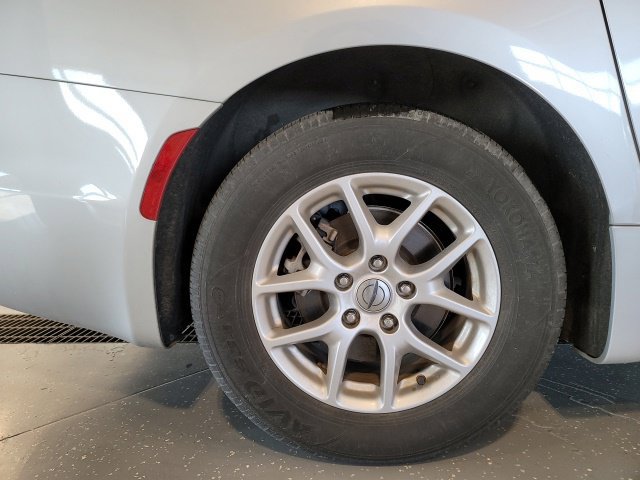 Used 2024 Chrysler Pacifica Touring-L FWD image 15