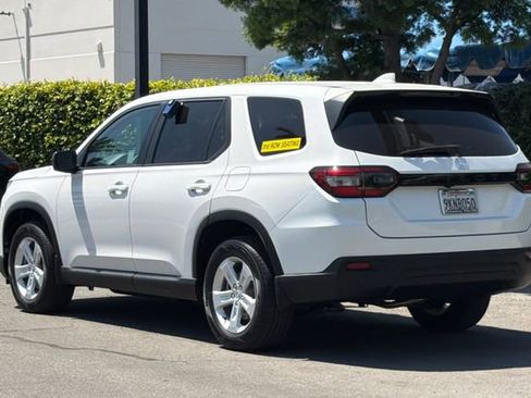 Certified 2024 Honda Pilot LX image 6