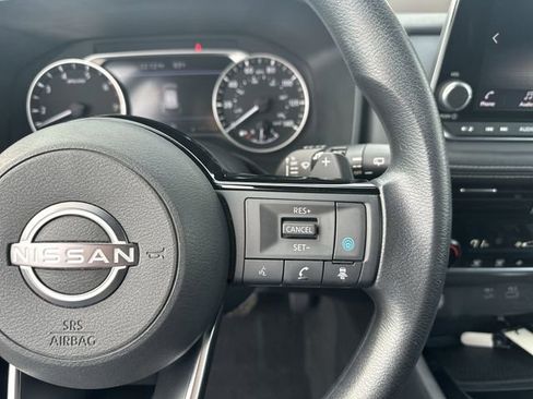 Certified 2022 Nissan Rogue SV image 24