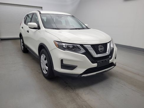Used 2019 Nissan Rogue S FWD image 13