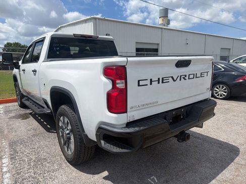 Used 2021 Chevrolet Silverado 2500 Custom w/ Custom Value Package AWD/4WD image 10