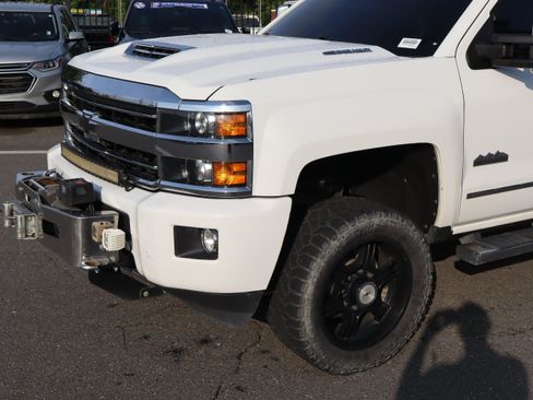 Used 2019 Chevrolet Silverado 2500 High Country w/ Duramax Plus Package AWD/4WD image 6