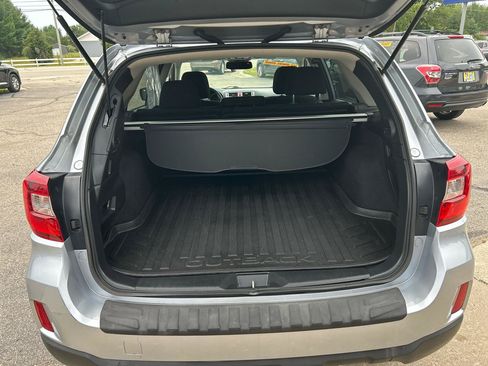 Used 2017 Subaru Outback 2.5i Premium AWD/4WD image 22