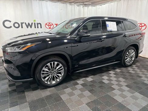 Used 2026 Toyota Highlander Platinum AWD/4WD image 4