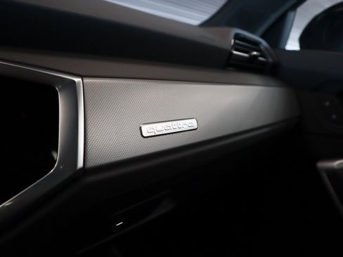 Used 2024 Audi Q3 2.0T Premium image 25